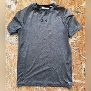 Under Armour Kids Medium grey workout Tee Shirt Tshirt